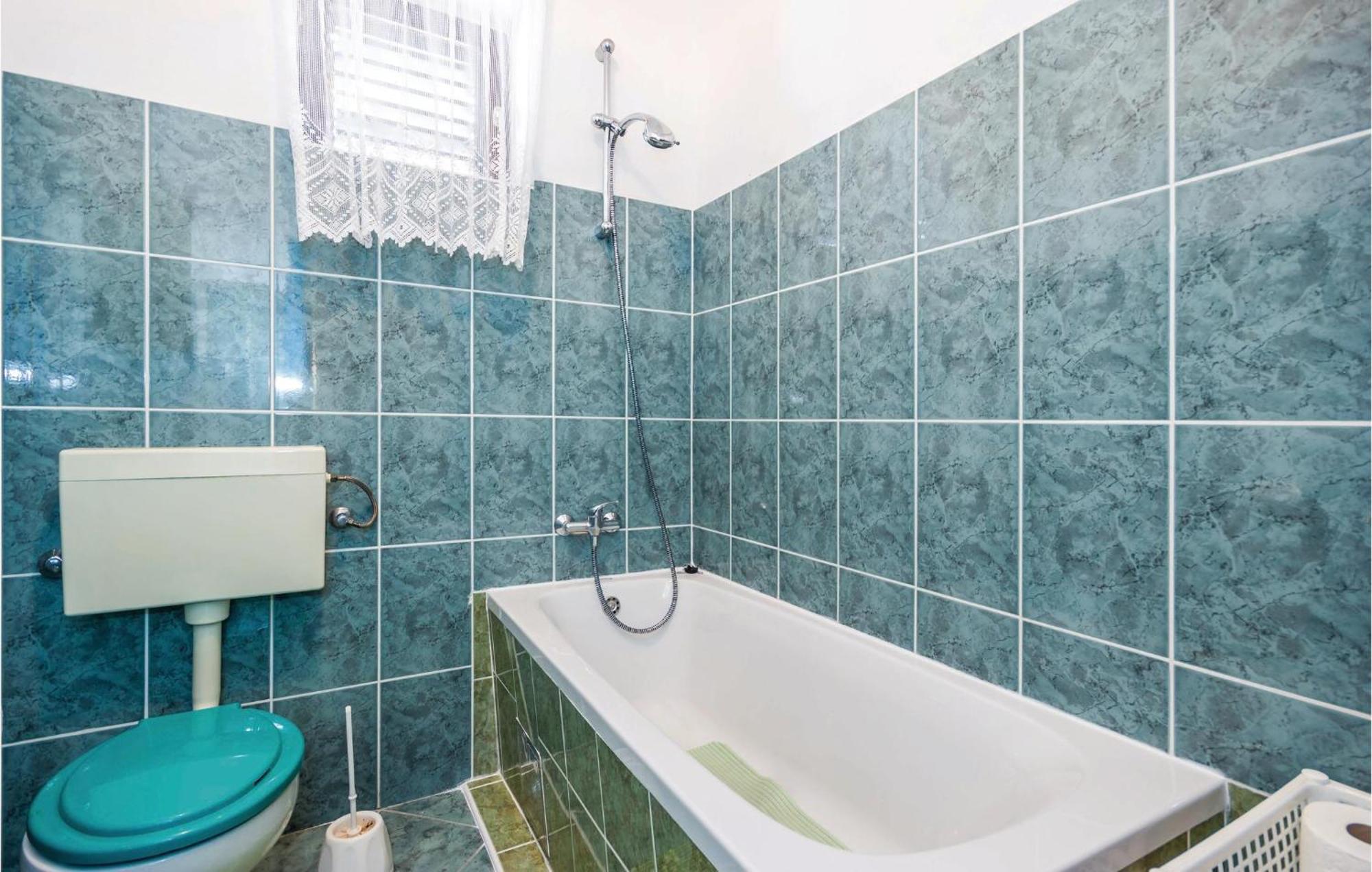 Apartma Amazing In With Kitchen *